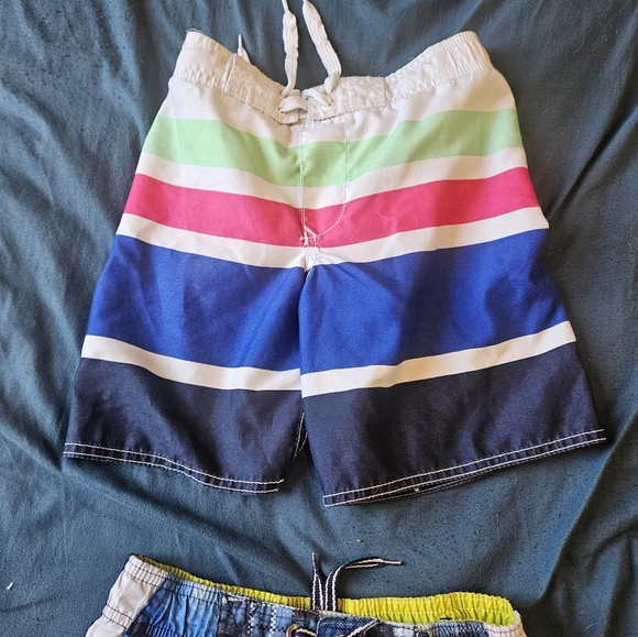 Swimsuit boys  size 5 - Picture 4 of 5